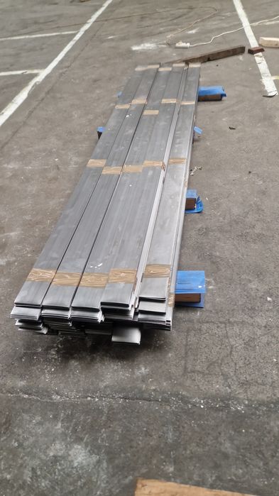 Vand 2 buc tablă de 3000x1500x1,5 si tablă decapată la fășii de 3m,2m,