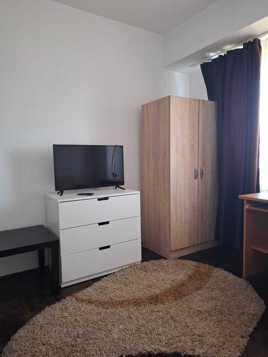 Apartament 3 camere de inchiriat in centrul orasului