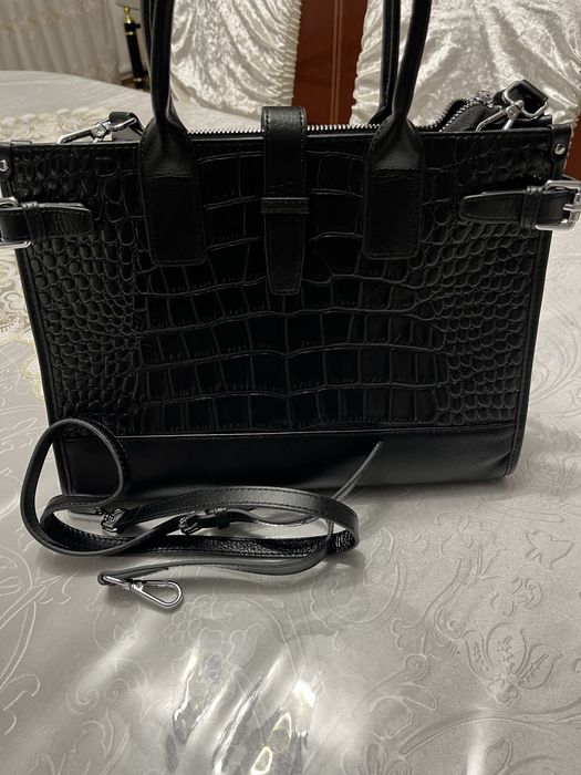 Новая кожаная сумка