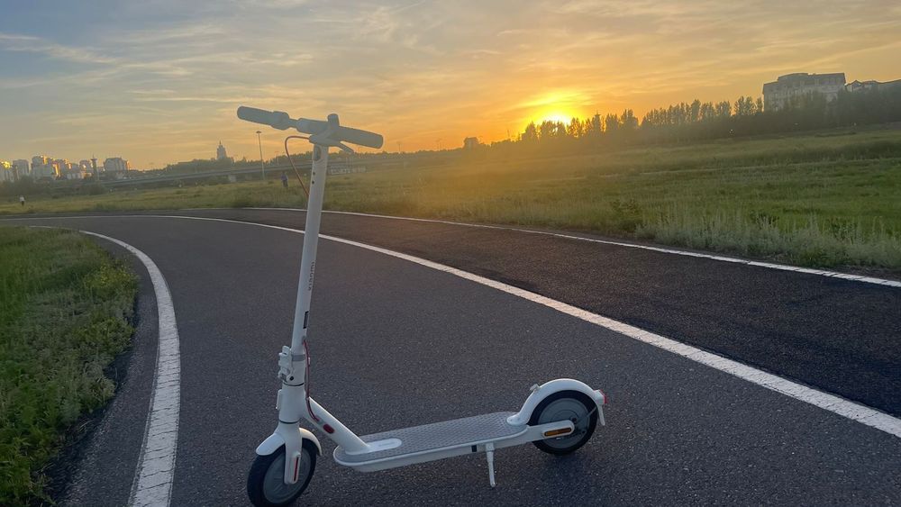 Срочно! Электросамокат Xiaomi scooter 3