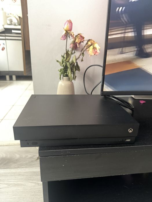 Xbox one X+controler