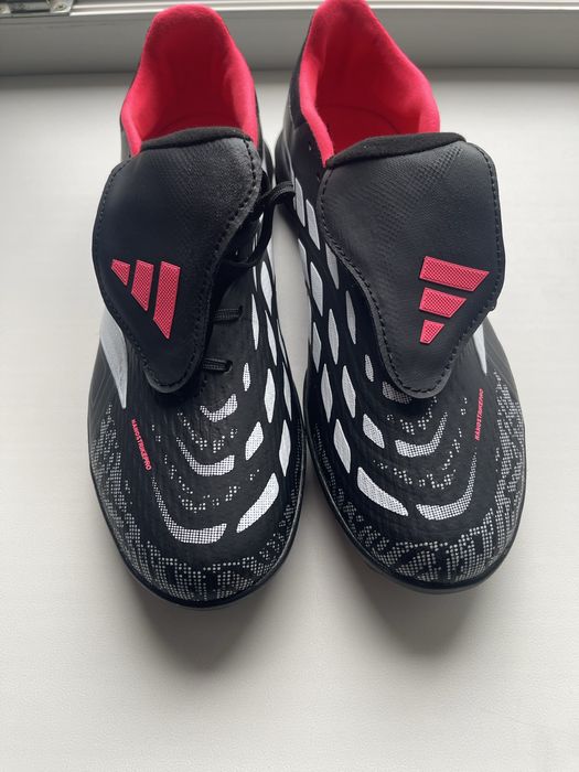 Сороконожки Adidas Predator