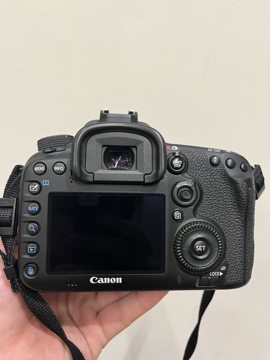 Canon 7d Mark II + 18-135stm