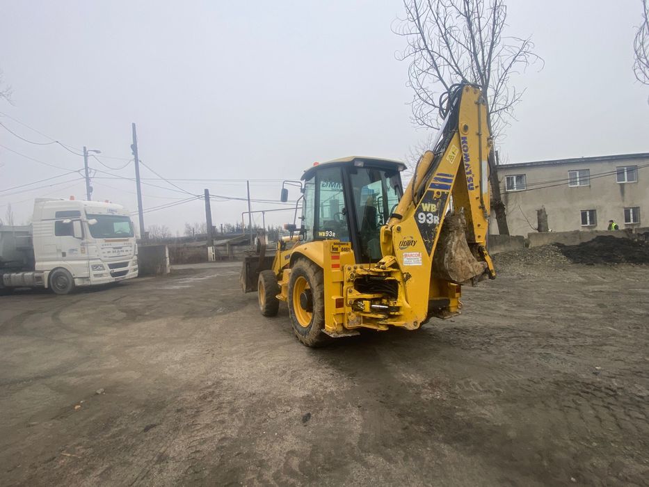 Buldoexcavator KOMATSU