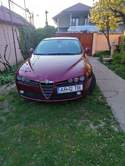 Vând Alfa Romeo 159