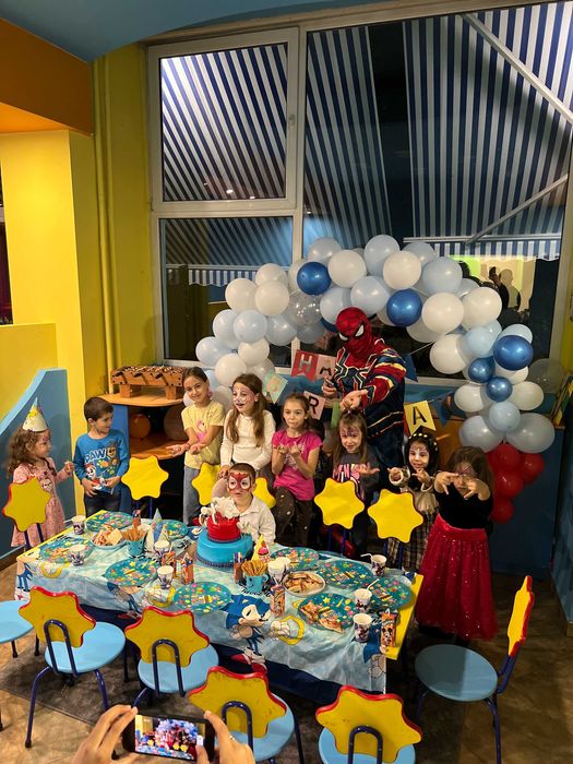 Детски Клуб Шарен Свят - Организиране на рожден ден, имен ден и погачи