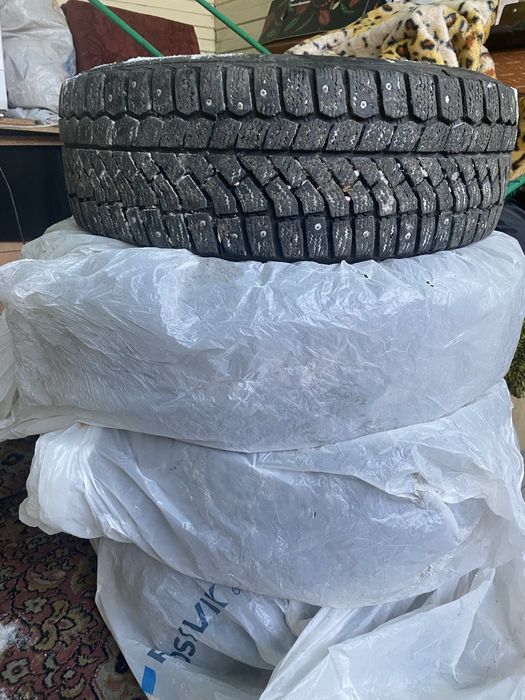 Продам шины  16 радиуса зимние
