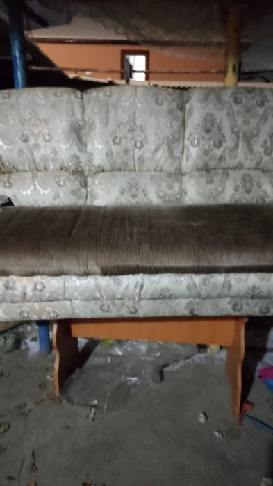 Продаётся диван и кресла