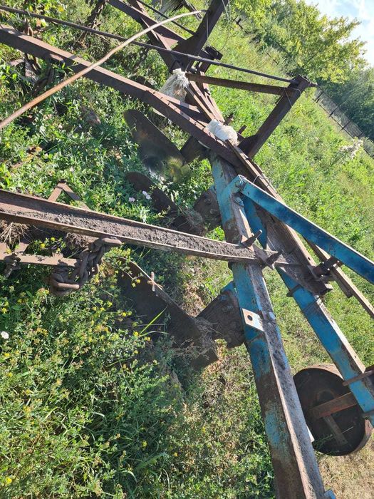 продам плуг 3-х и 4-х корпусные