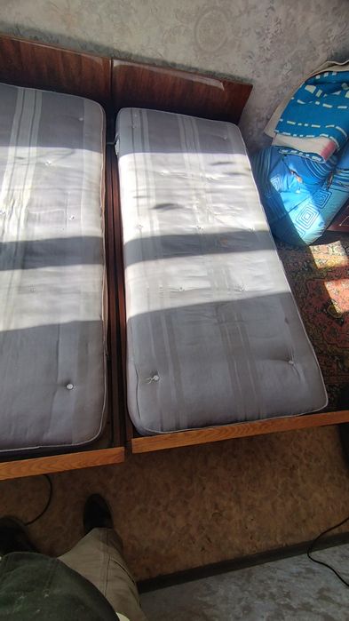 Советские шкаф,кровати и трюмо