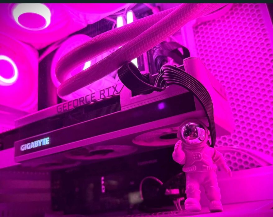 Ryzen 7 7800X3D/ 32GB/ RTX 3080/SSD