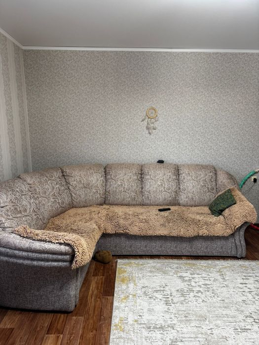 Диван спальный плюс кресло