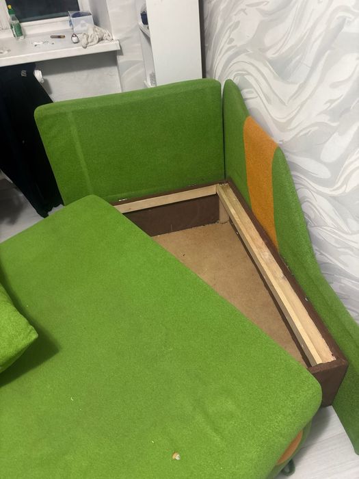 Продам диван, срочно!