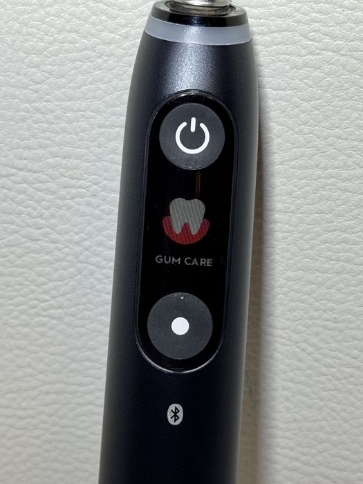 Periuță Oral B io8