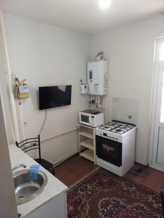 Срочно продаётся 1 комн. 300 м. от метро Чоштепа 1 станция, 3 этаж