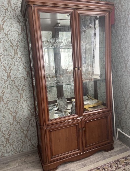 Срочно продам сервант