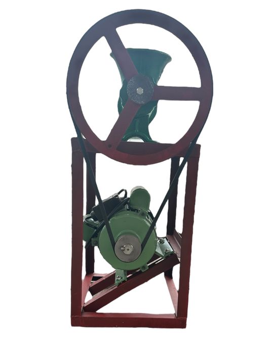 Качествена чугунена месомелачка с електромотор 1,5KW в ново състояние