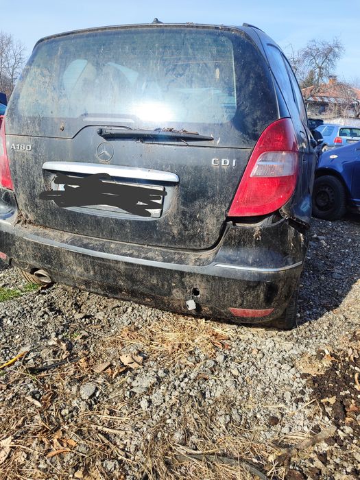 Мерцедес а180 на части