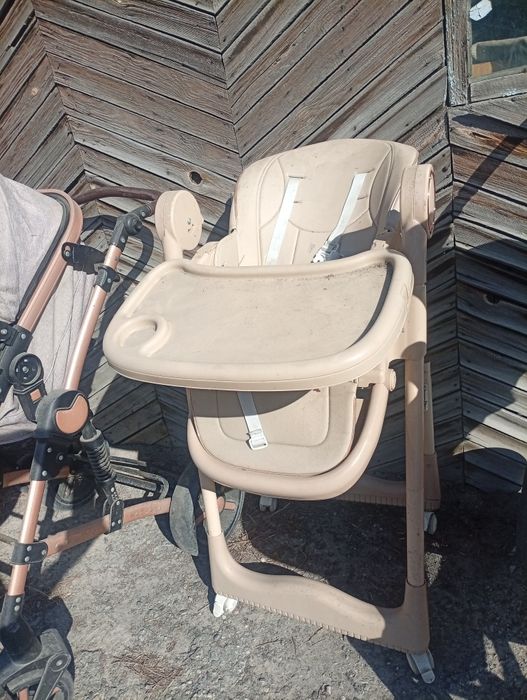 Детские коляски и стул для кормления