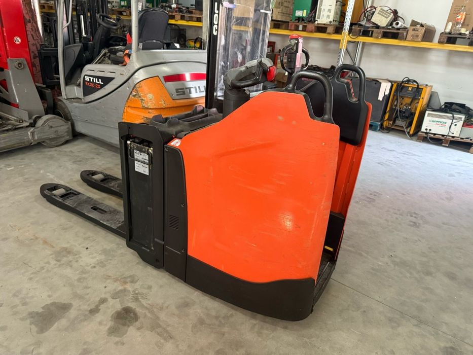 Transpaleta electrica Toyota LPE200