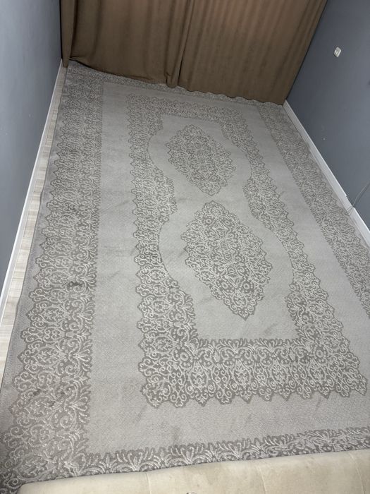 Продам ковер в б/у состоянии