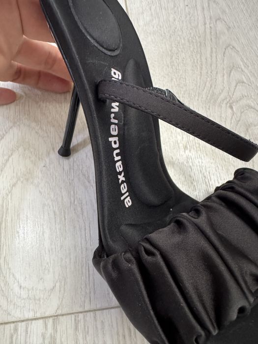 Брендовые босаножки