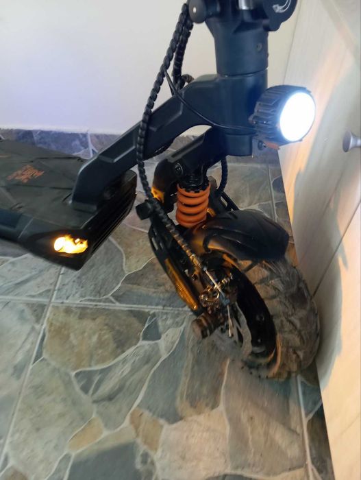 Продавам ел.тротинетка kukirin g2 master