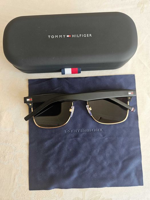 Tommy Hilfiger слънчеви очила