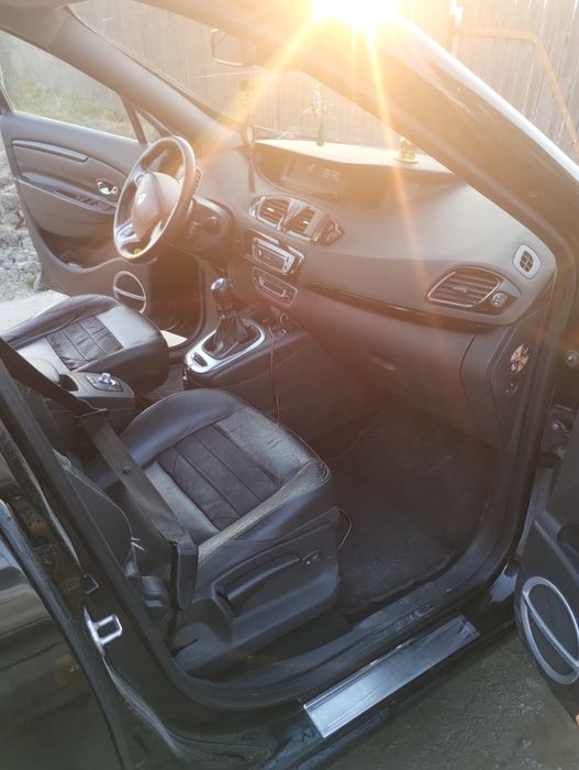 Vând Renault Espace scenic anul 2012