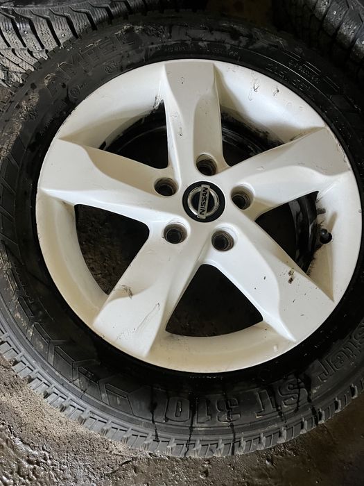 Продам комплект с дисками зима