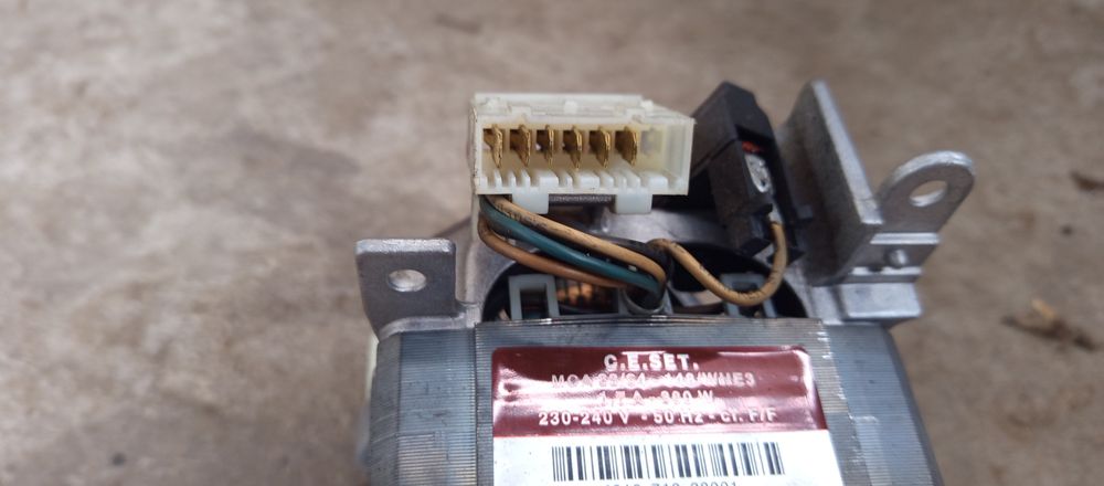 пералня whirpool цяла иши на части