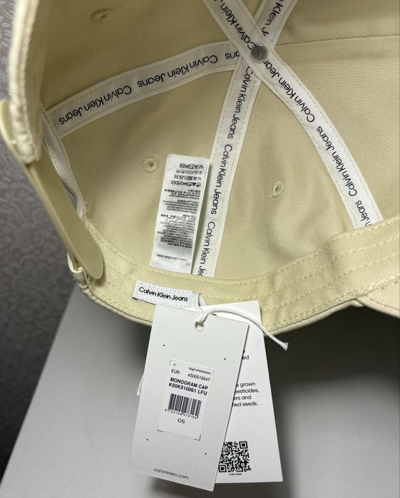 Новая кепка оригинал Calvin Klein