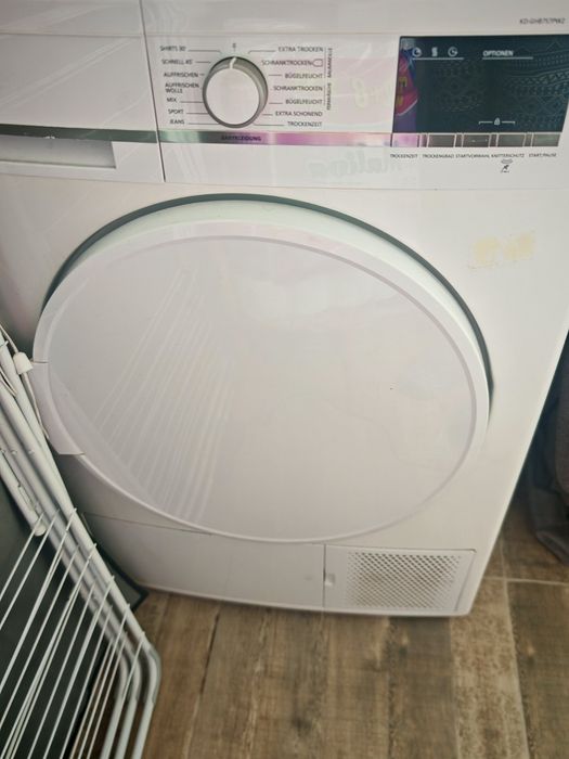 Продавам  сушилня Sharp 7 кг