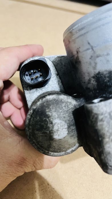 Дросешьная заслонка Гольф 4