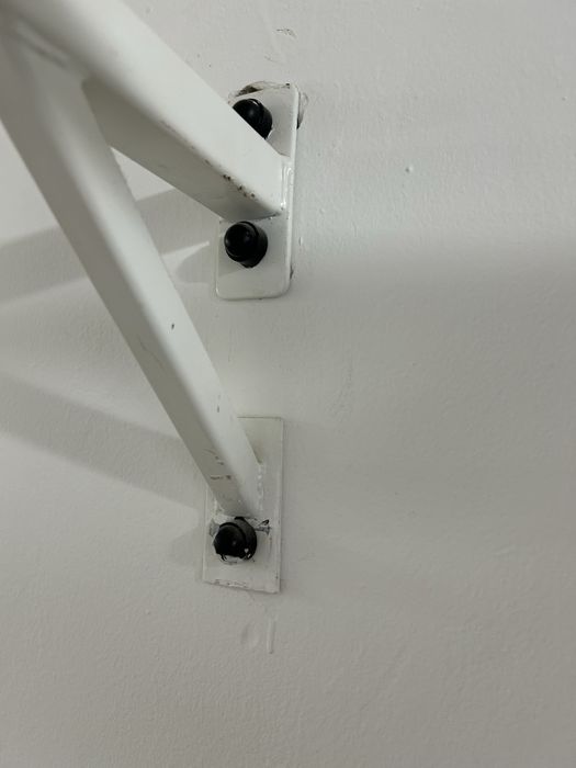 Турник настенный