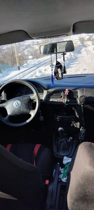 Vând golf 4 și alta de piese
