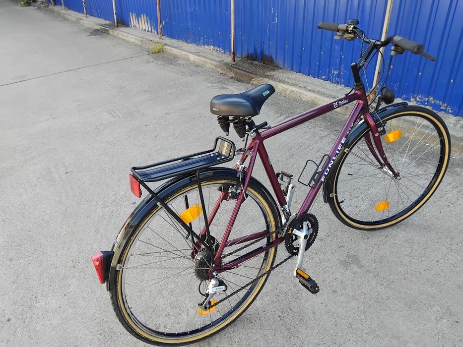 Vând bicicleta din aluminiu pentru bărbați