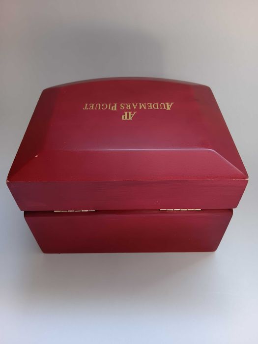 cutie pentru ceas Audemars Piguet ,AP , Originala
