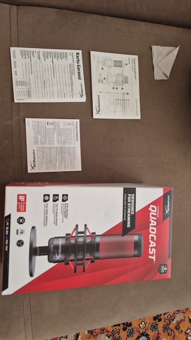 Микрофон HyperX Quadcast