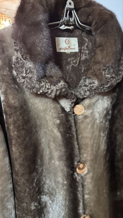 Женская шуба мутон