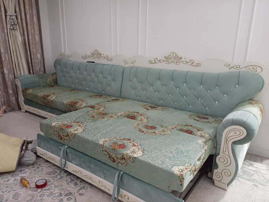 Диван для гостей