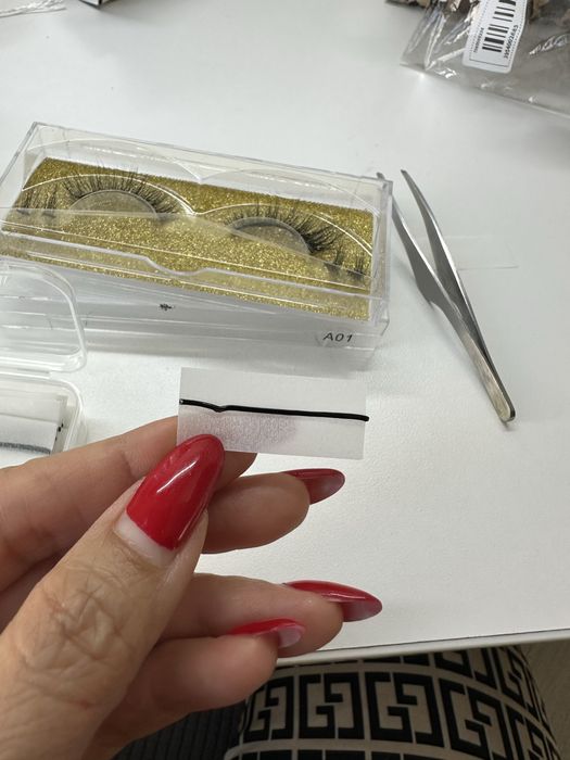 Продам натуральные ресницы.
