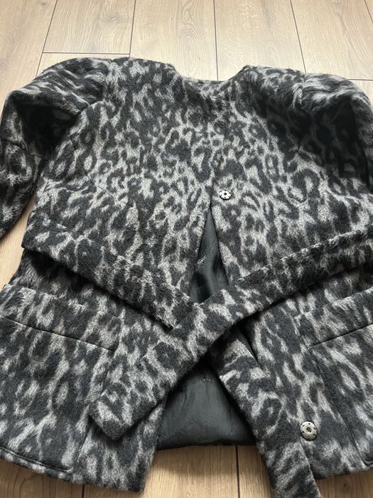 Сиво вълнено палто