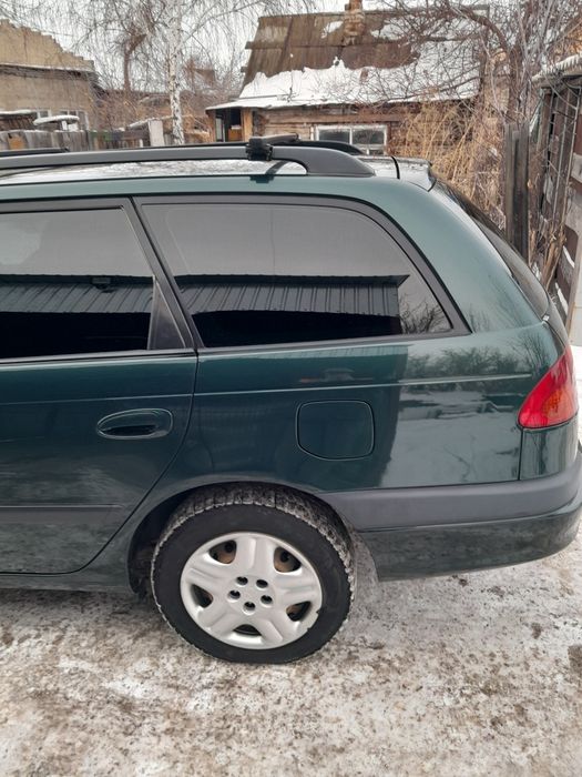 Продам  тайота авенсис 1998 универсал