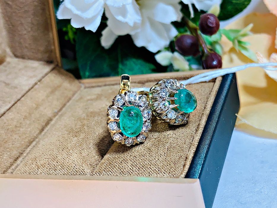 Культовый статный золотой комплект Голубые Озера