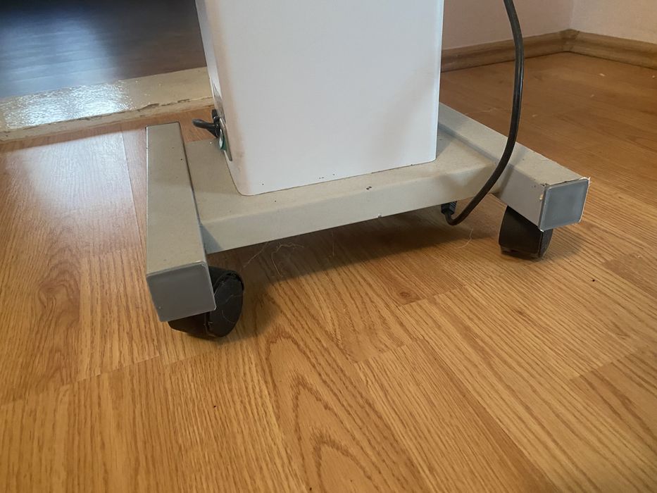 Scaun masaj/cosmetica + lampa