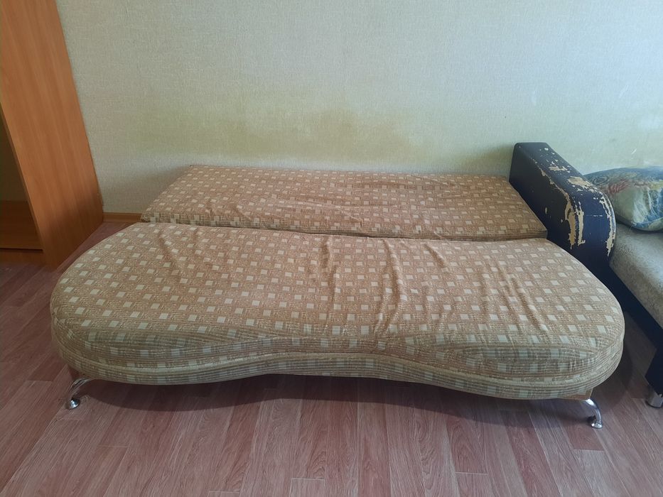 Софа раскладная светло коричневого цвета