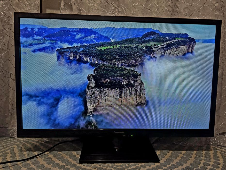 Телевизор Panasonic HD Ready 32" (81 см)