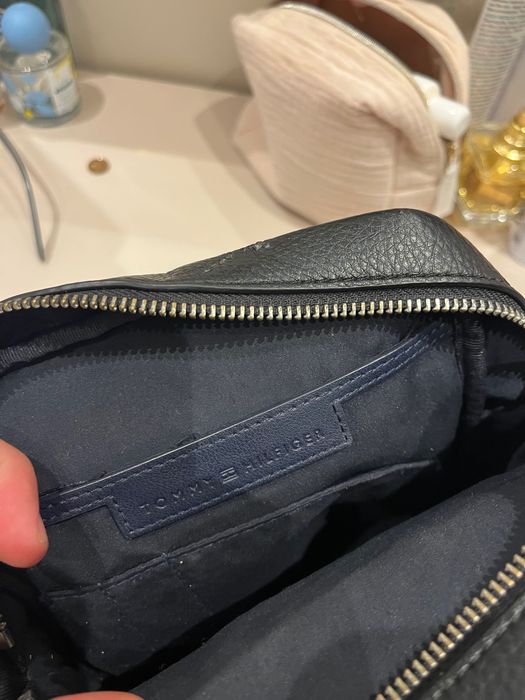 Tommy Hilfiger чанта през рамо