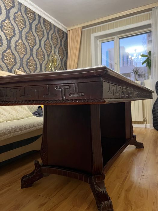 Продам стол деревяный